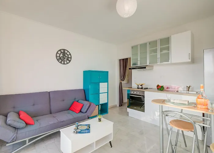 Fabrina - Happy Apartamento Nice